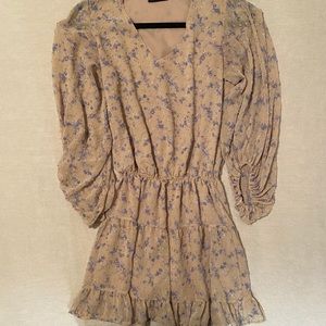 Floral dress with balloon sleeves